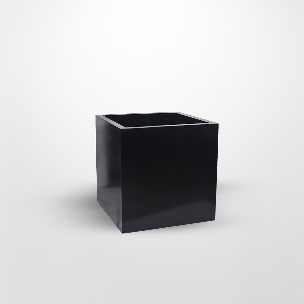 FIBERGLASS PLANTER MANUFACTURERS & WHOLESALER IN SRI LANKA